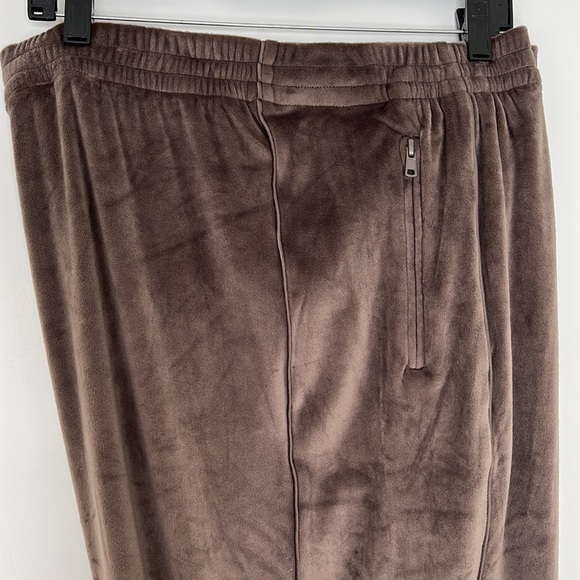 SKIMS VELOUR JOGGER color: AMETHYST - Picture 5 of 9